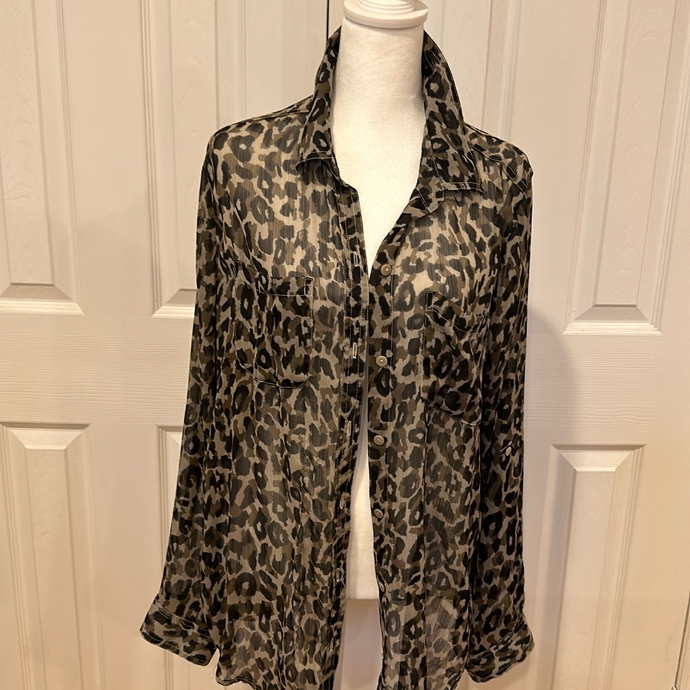 Women L  Animal Print Blouce